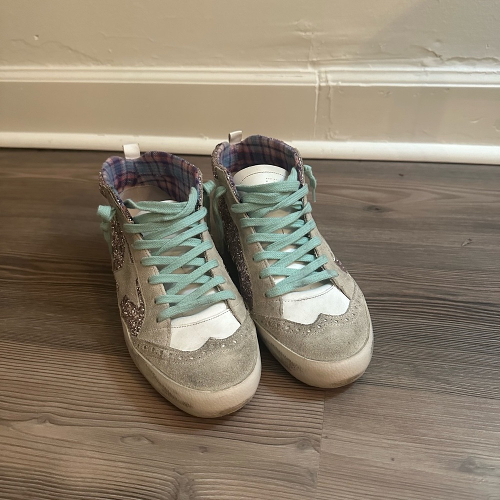 Golden Goose!!! very good condition, like new. worn maybe twice